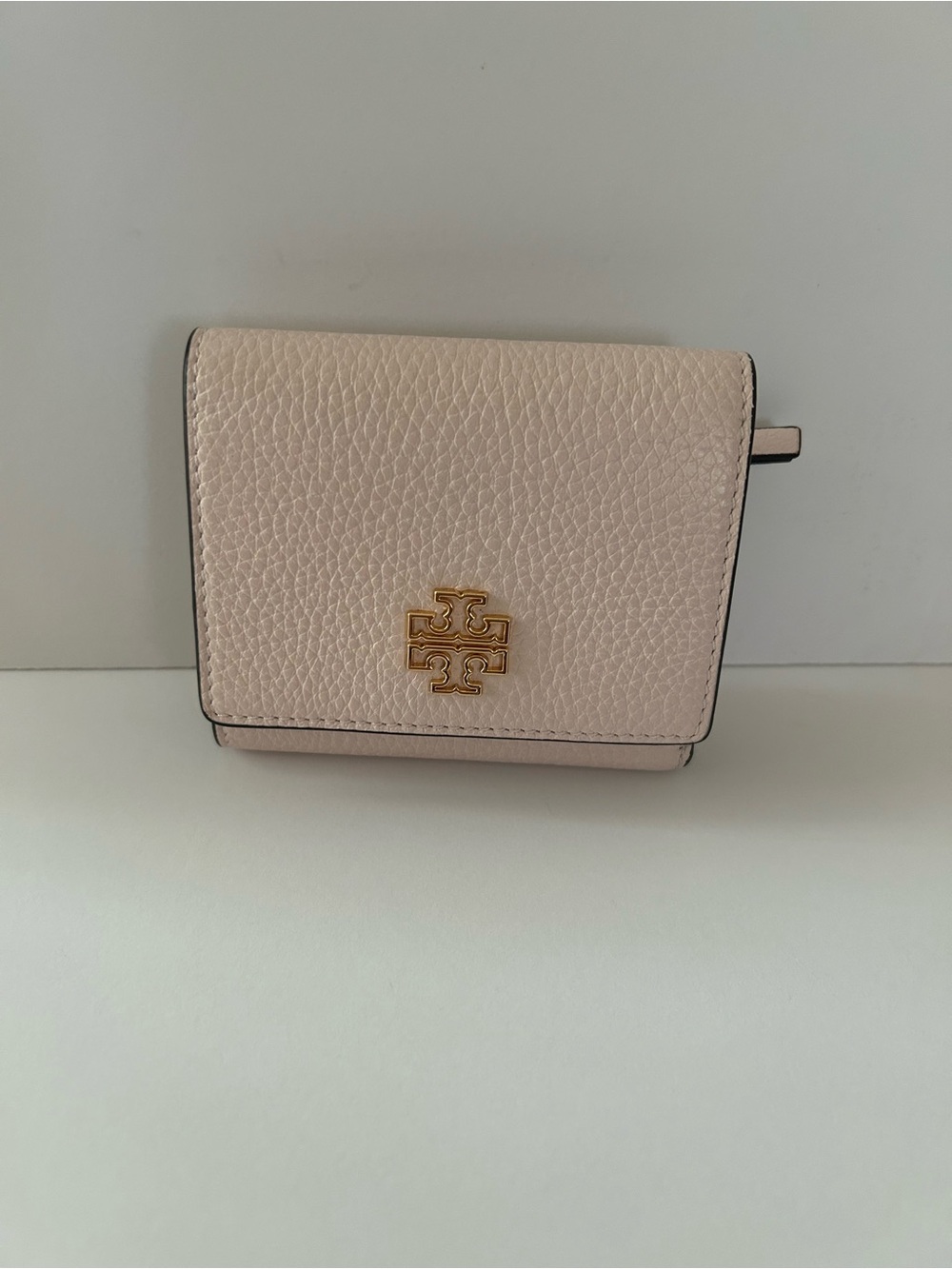 Tory Burch Small Pebbled Leather Wallet in Blush Pink with Gold Logo